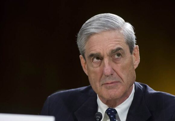 Robert Mueller Horizontal